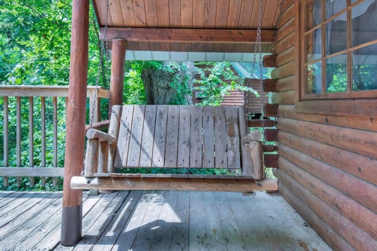 Secluded Rustic Cabin With Views Блумінгтон Екстер'єр фото